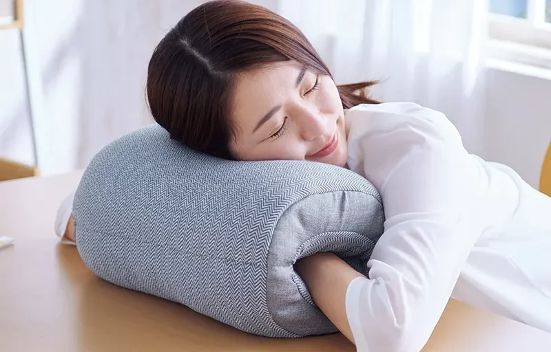 デスクで使えるおすすめ昼寝用枕５位：西川『パワーナップピローArm』