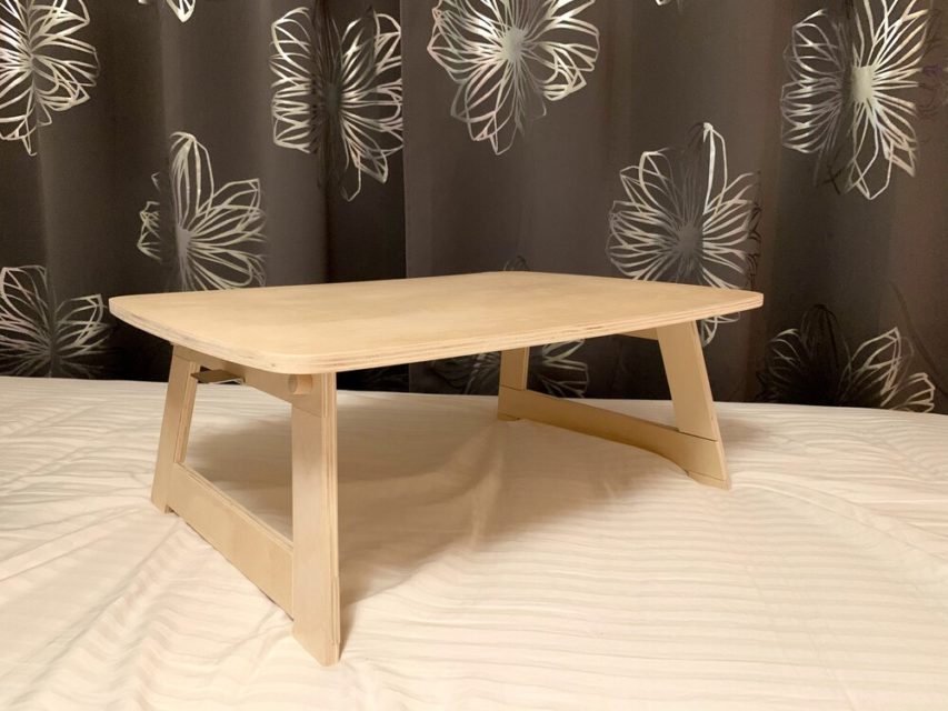 【在宅ワークの味方】IKEAの折りたたみ式ミニテーブルがあれば、ソファーで仕事ができる！？｜DOGEN（どうげん）｜DOGEN（どうげん