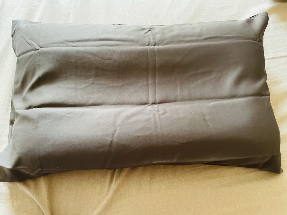 ユニクロ（UNIQLO）のエアリズムの枕カバーとシーツ