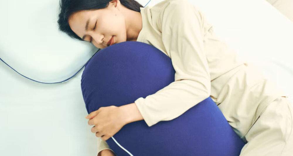 BAKUNE HUG　抱き枕
