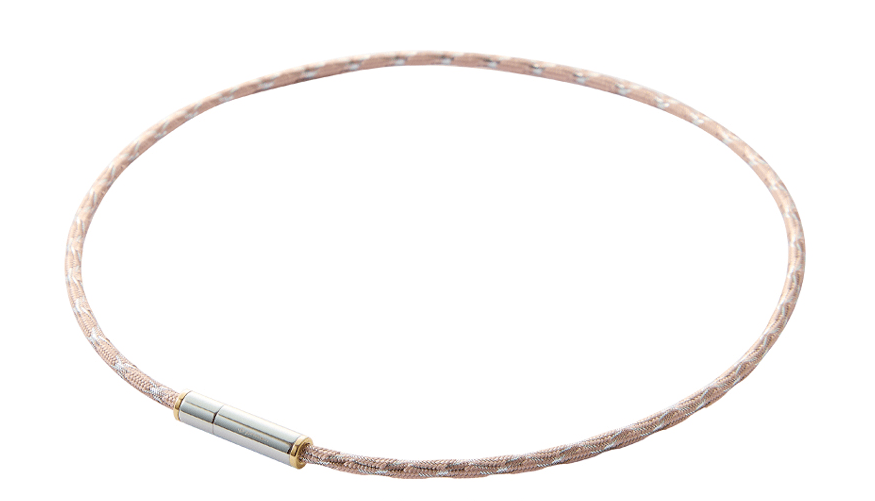 40代女性に贈るおすすめプレゼント3：phiten RAKUWA磁気ネックレス メタックス ジュエリータイプ