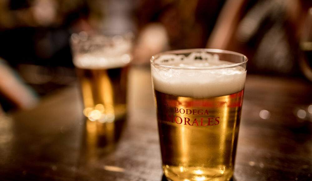 遅い時間の食事・飲酒は控えめに